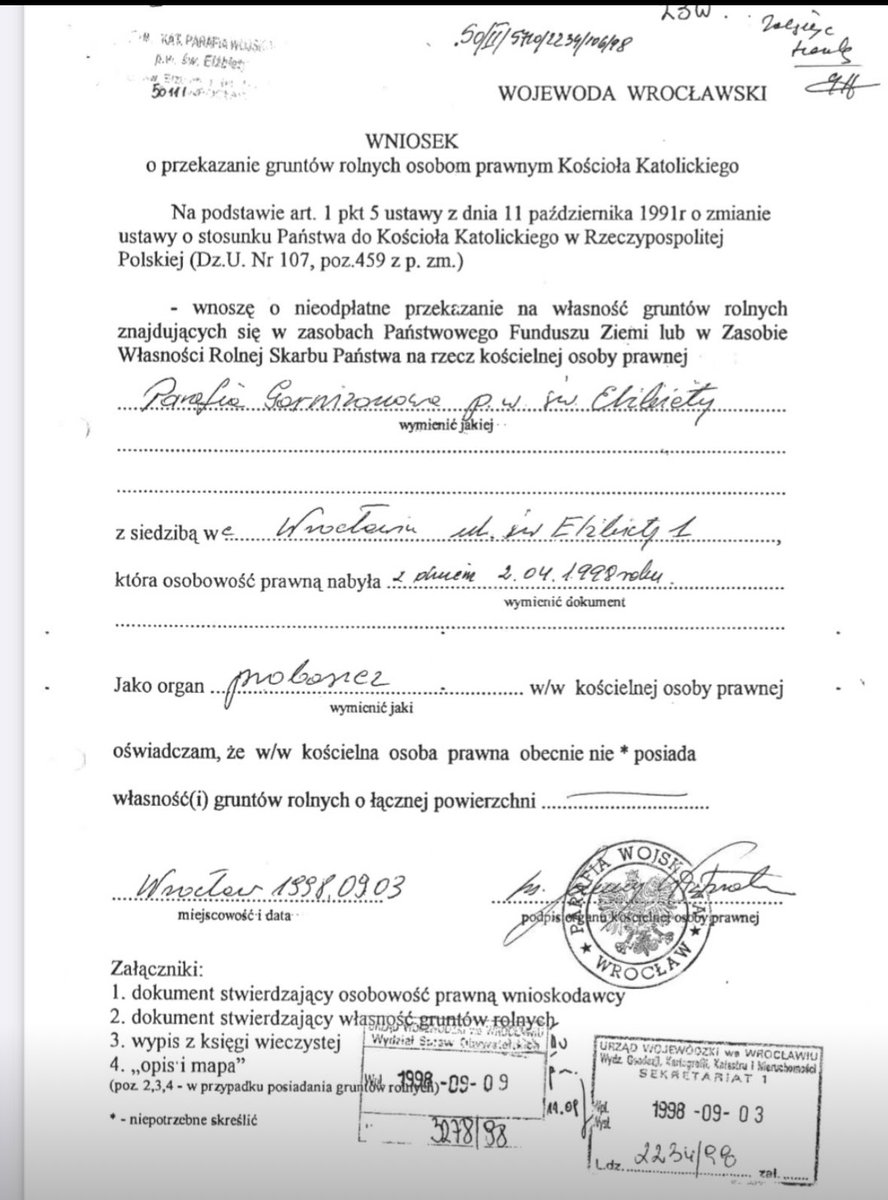 Dwudziestokrotne przebicie❗️

Krótka historia o kościelnej działce, którą kupił Morawicki z żoną⤵️

📍W latach 90. Kościoły, m. in. we Wrocławiu, dostawały państwową ziemię rolną - po 15 hektarów na parafię. 
📍Parafia świętej Elżbiety we Wrocławiu dostała jednak dwa razy więcej-