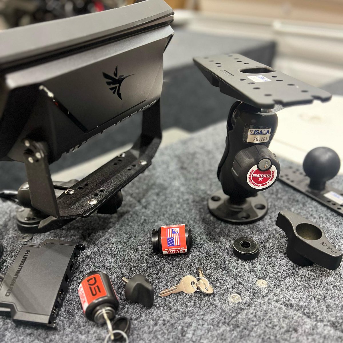 kisakadirect's tweet photo. 【入荷情報】
#DURASAFE のセキュリティアイテム
https://t.co/fV1u3BRJvx

完全MADE IN USAの高セキュリティで
多くの #ボーター に愛用されているのがコチラ。
#エレキ や #魚探 など皆様の高価な武装品をお守りします。

#防犯対策 #バスボート #キサカダイレクト #キサカ https://t.co/Efl2AcRykM