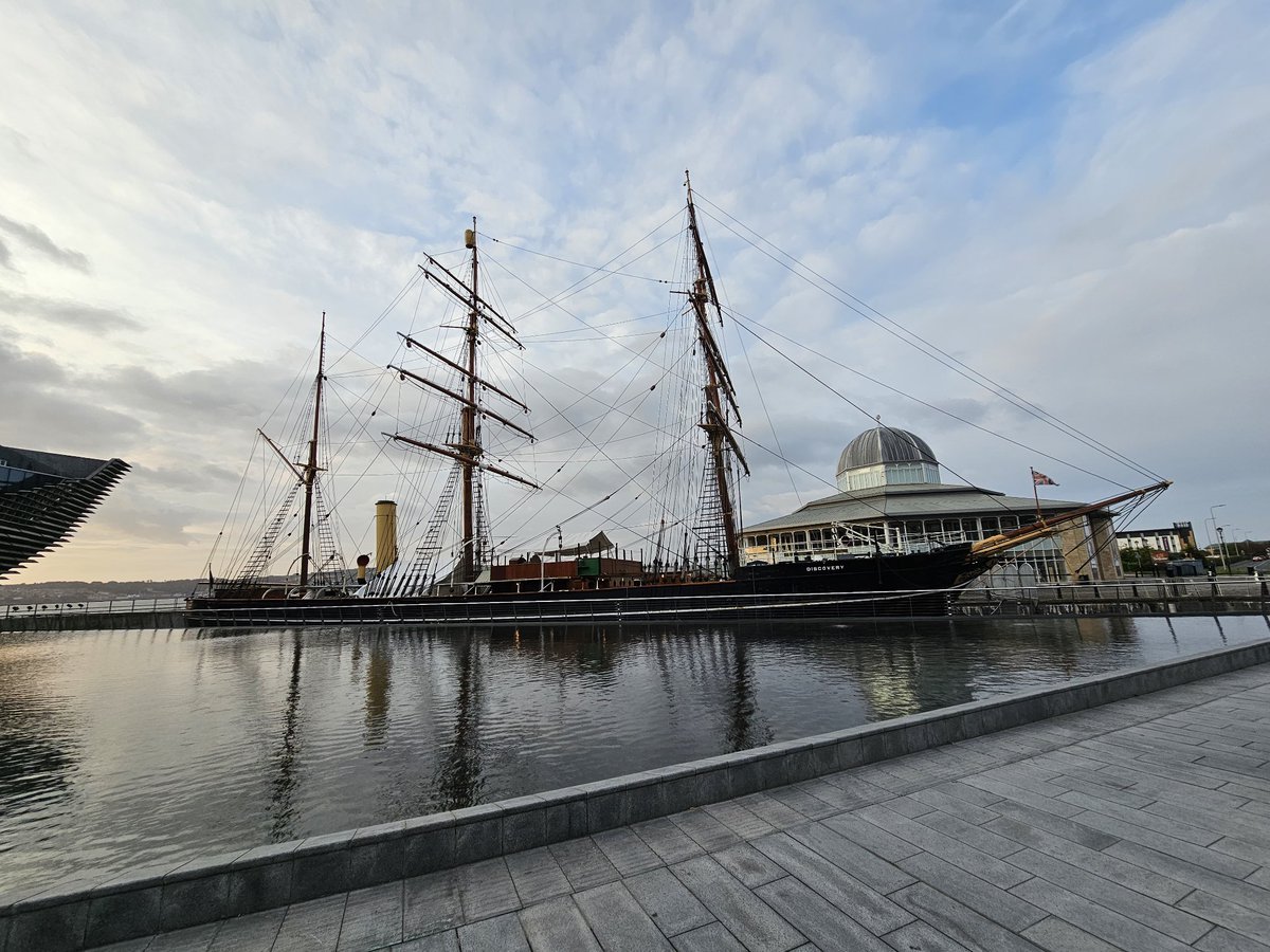 Morning #Dundee

Morning walk time before the work of the day

A lovely place to do that