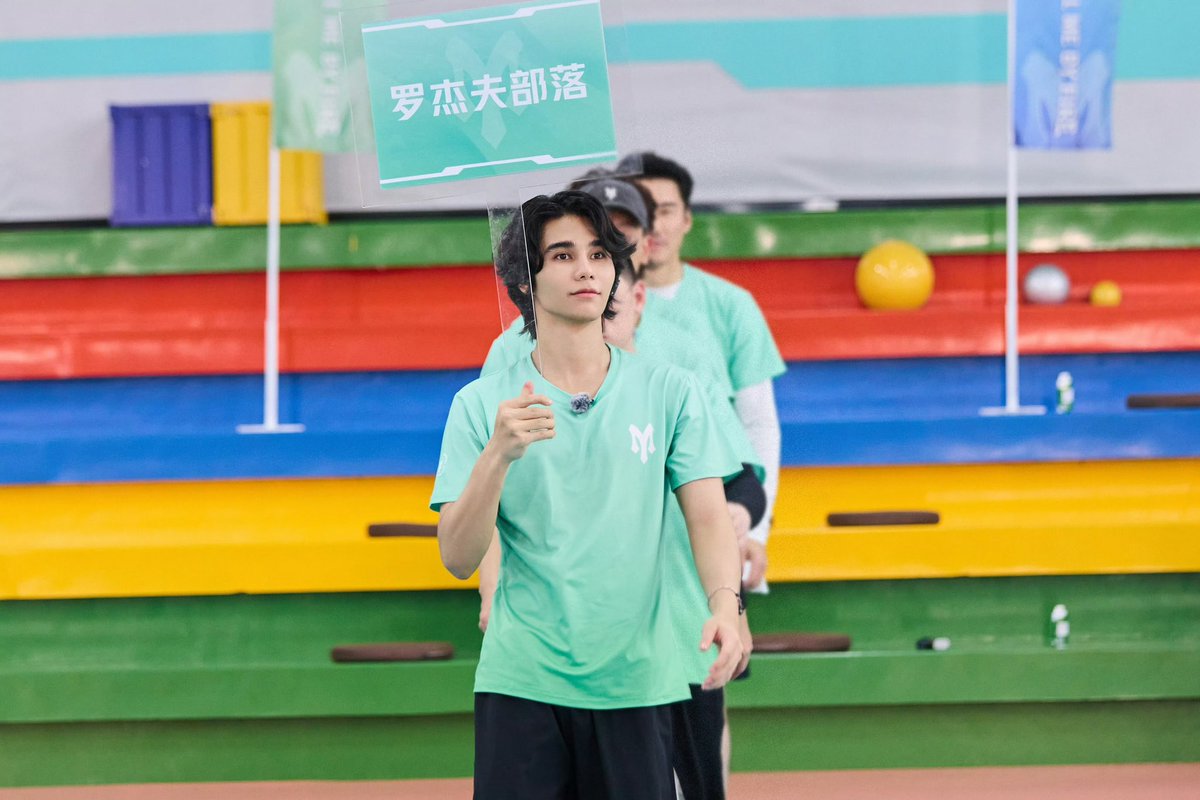 miffyzhao's tweet photo. 披荆斩棘的哥哥X罗杰夫

太帅气了😍😍

#jeffsatur 
#CallMeByFireS3 
#披荆斩棘的哥哥 https://t.co/MtN5mSGNxy