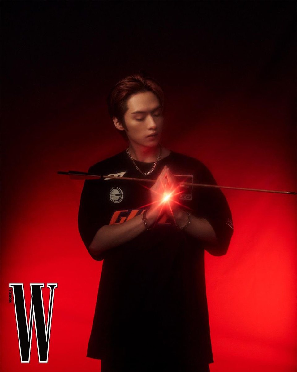 8KIZS's tweet photo. Lee know for W korea 😩

LEE KNOW X WKOREA X GUCCI 
LEE KNOW IS GUCCI FOR W KOREA
#LeeKnowGodOfLove #GucciAncora 
#LeeKnow #LEEKNOWforWKOREA 
#LEEKNOWxGUCCI https://t.co/RWjl1b7g1L