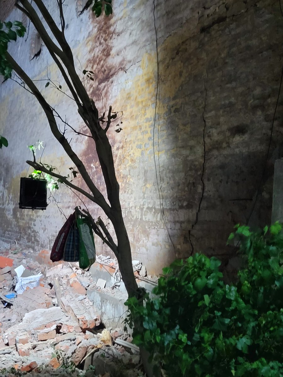 Amrapali Village RWA tweet media