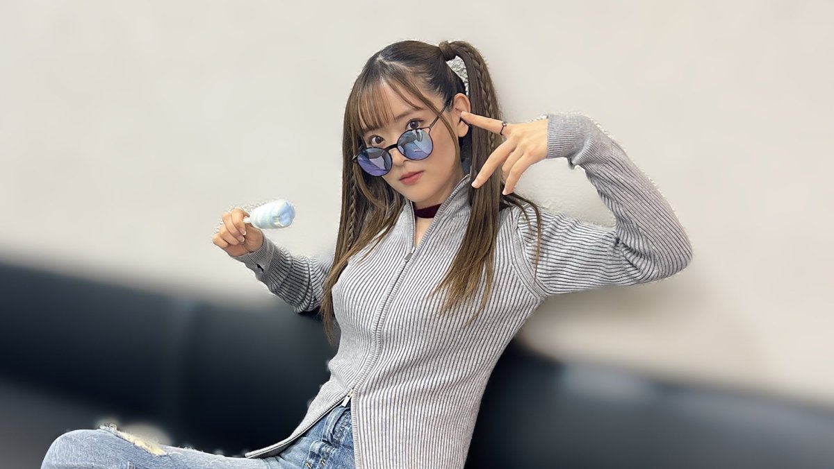 sally_amaki's tweet photo. 萌ちゃんとセブンティーンアイスをチェケした日🍦🤟🏻
.
Make your dark life even darker by throwing on some shades 🕶 https://t.co/BfvLFIYyrf