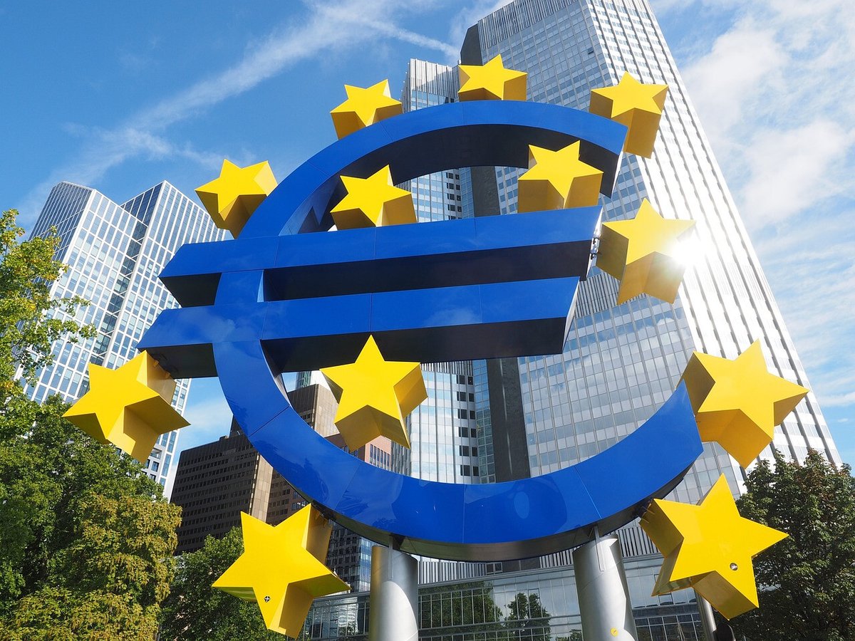 🔥💥 Exciting news from ECB President Lagarde! Digital Euro in the works! 💰🚀 With a predicted two-year timeline, this pilot project aims to revolutionize payments. #DigitalEuro #CryptoNews #ECB #Fintech  #Innovation  #Blockchain #Cryptocurrency #CentralBankDigitalCurrency