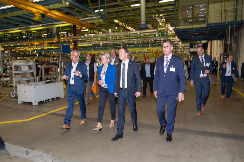 Lars Patrick Berg (@l_p_berg) on Twitter photo 👉 Informationfahrt mit Unternehmensbezug durch den Rhein-Neckar-Kreis <a href="/presse_rnk/">Rhein-Neckar-Kreis</a> mit der baden-württembergischen Ministerin Dr. Nicole Hoffmeister-Kraut MdL <a href="/WM_BW/">Wirtschaftsministerium BW</a>.
Beeindruckender Besuch gestern u.a. bei der <a href="/Heideldruck/">Heidelberger Druck</a>. Ein starkes Unternehmen, das seit mehr als 170 Jahren 👉 Informationfahrt mit Unternehmensbezug durch den Rhein-Neckar-Kreis <a href="/presse_rnk/">Rhein-Neckar-Kreis</a> mit der baden-württembergischen Ministerin Dr. Nicole Hoffmeister-Kraut MdL <a href="/WM_BW/">Wirtschaftsministerium BW</a>.
Beeindruckender Besuch gestern u.a. bei der <a href="/Heideldruck/">Heidelberger Druck</a>. Ein starkes Unternehmen, das seit mehr als 170 Jahren