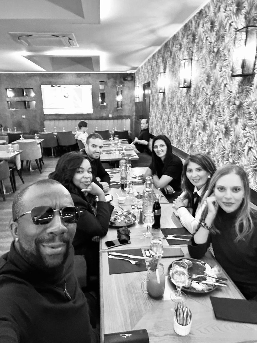 Belle Réunion de rentrée avec une partie de la La 9ème au O'Papa - Restaurant😉👌🏾