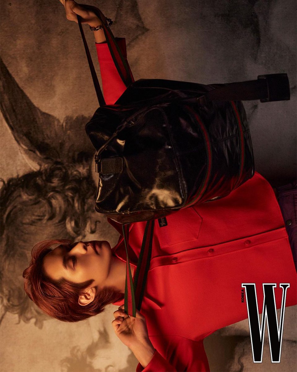 StrayKidsGlobal's tweet photo. [wkorea IG POST]

"#W_DigitalCover The God of Love
Preview sent by Gucci's new creative director Sabato de Sarno, Stray Kids Lee Know rocks the Gucci 2024 Cruise Collection in his own way."

LEE KNOW IS GUCCI FOR W KOREA
#LeeKnowGodOfLove #GucciAncora
#LeeKnow @gucci @Stray_Kids https://t.co/S7TIUord5b