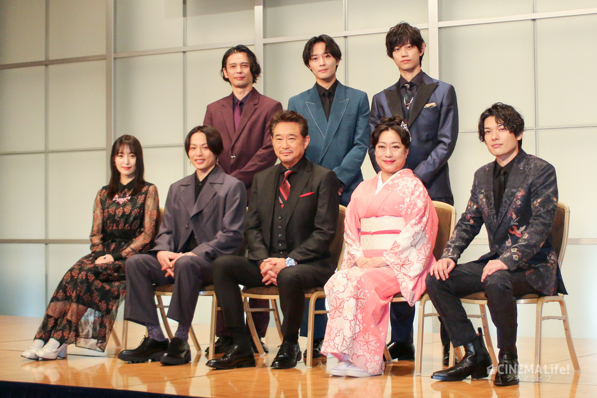 cinemalife_web's tweet photo. 『赤ひげ』製作発表会見

✨船越英一郎、初舞台で「みなさんのおかげで楽しく稽古を」

▶ https://t.co/kjLlsr6OCf

#赤ひげ
#船越英一郎 #新木宏典 #崎山つばさ #猪野広樹 #高橋健介 #河相我聞 #菅井友香 #山村紅葉
@akahige_stage https://t.co/t8jlE2fSV0