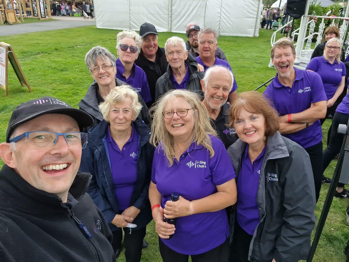 Some member’s selfies from the <a href="/3countiesshows/">Three Counties</a> #MalvernAutumnShow this weekend! We had the best time entertaining the crowds! 🍂📸
<a href="/MalvernShows/">RHS Malvern Spring & Autumn Shows</a> #isingchoirs #3Counties
