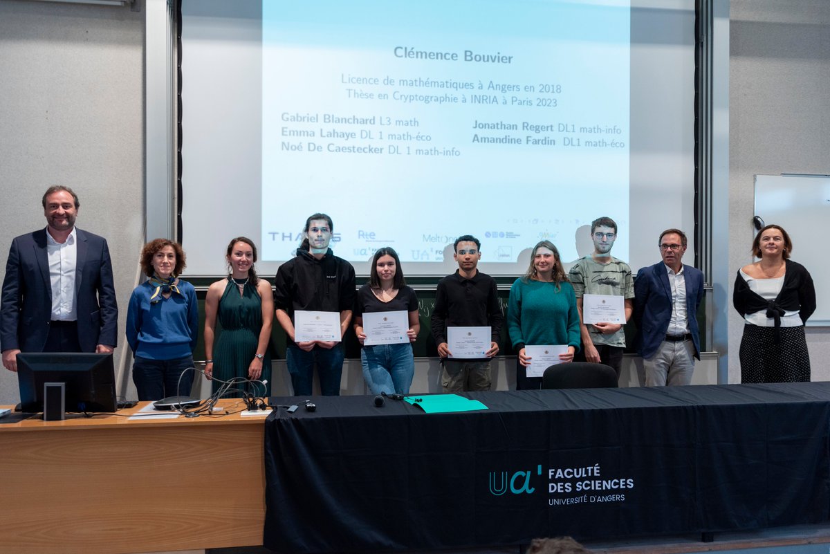 Le 21/09 nous avons remis <a href="/UnivAngers/">Université d'Angers</a> les Prix de mathématiques François Ducrot à 31 étudiants. Une belle fête des maths partagée par les lauréats, les enseignants, les alumni et les mécènes. Merci à tous  pour votre soutien et félicitations aux lauréats ! bit.ly/3PvyXvk