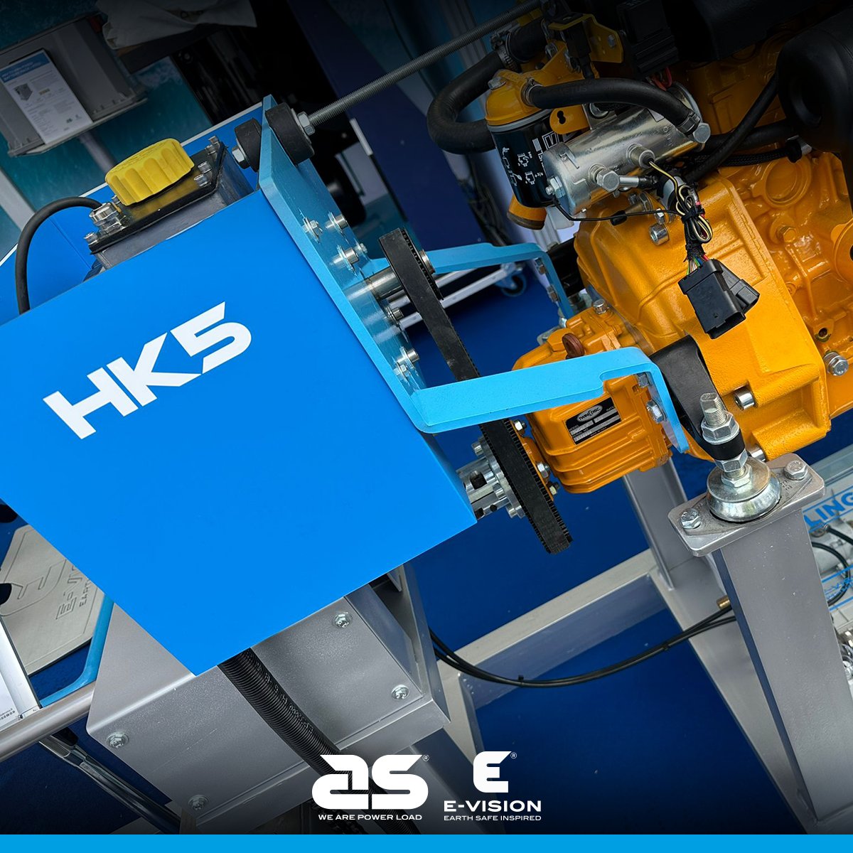 AS_Labruna's tweet image. Nuovo kit elettrico: zero emissioni. Trasmissione a cinghia per efficienza, raffreddamento elettronica ottimizzati. Monitoraggio touchscreen, batterie al litio estendibili, ricarica veloce. Disponibile in diverse potenze, testato per prestazioni e affidabilità. #HK5