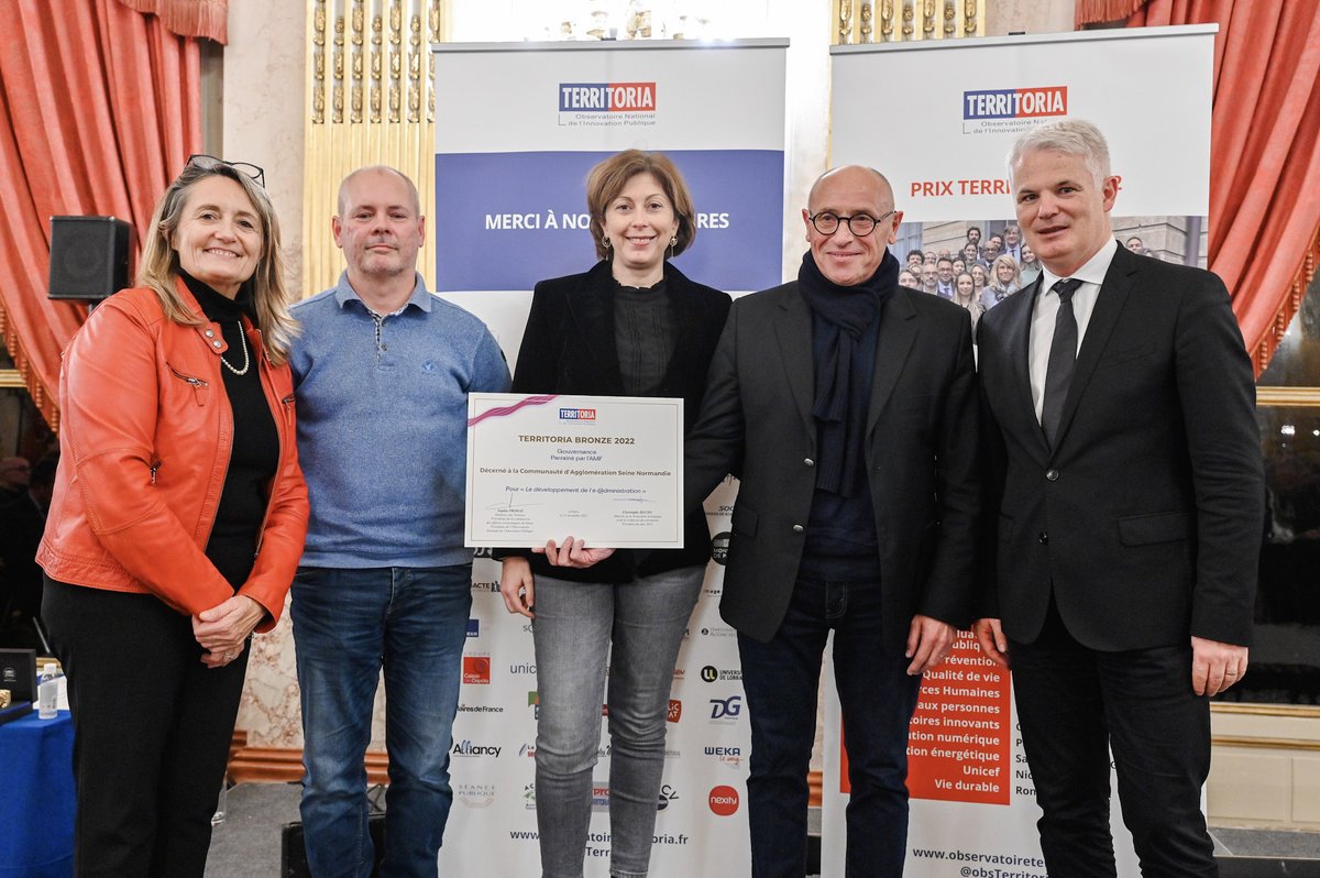 ObsTerritoria's tweet photo. Zoom sur @SNAgglo lauréat bronze 2022 pour "Le développement de l'e-administration" en #Gouvernance ! @l_amf🥉

Ensemble, essaimons l'#Innovation !💡

@TOUZETalexandre @duche27 @PascalJolly_27 
#prixterritoria #numérique #interconnexion #simplification https://t.co/aGKS7KlNPh