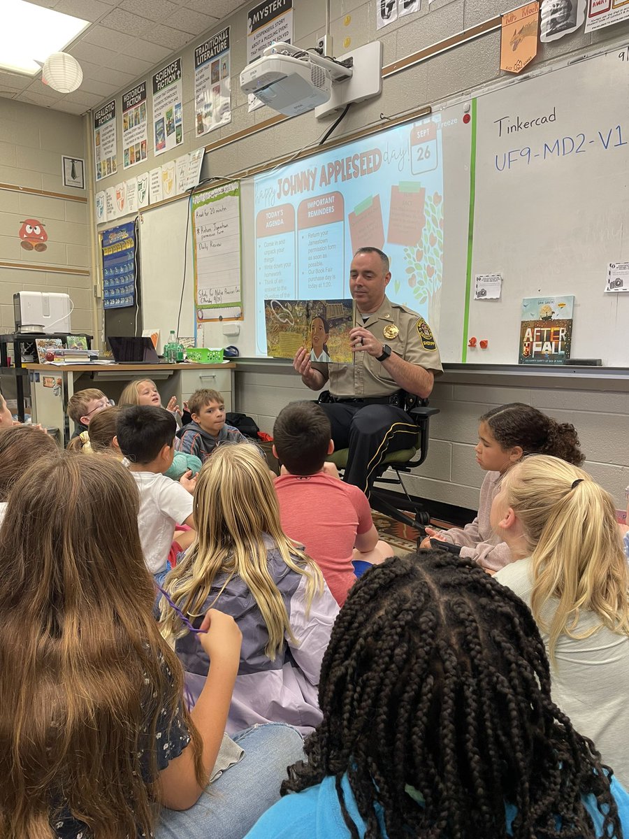 Ferguson_RES's tweet photo. We can’t get enough of our community readers! TY, Major East and Supervisor Vaughters, for spending time with us! #AdasViolin #AbovetheRim #4thgraderocks @weRrandolph #ReadingOlympics with @RoadrunnerLMC https://t.co/YSXqoa2SsT