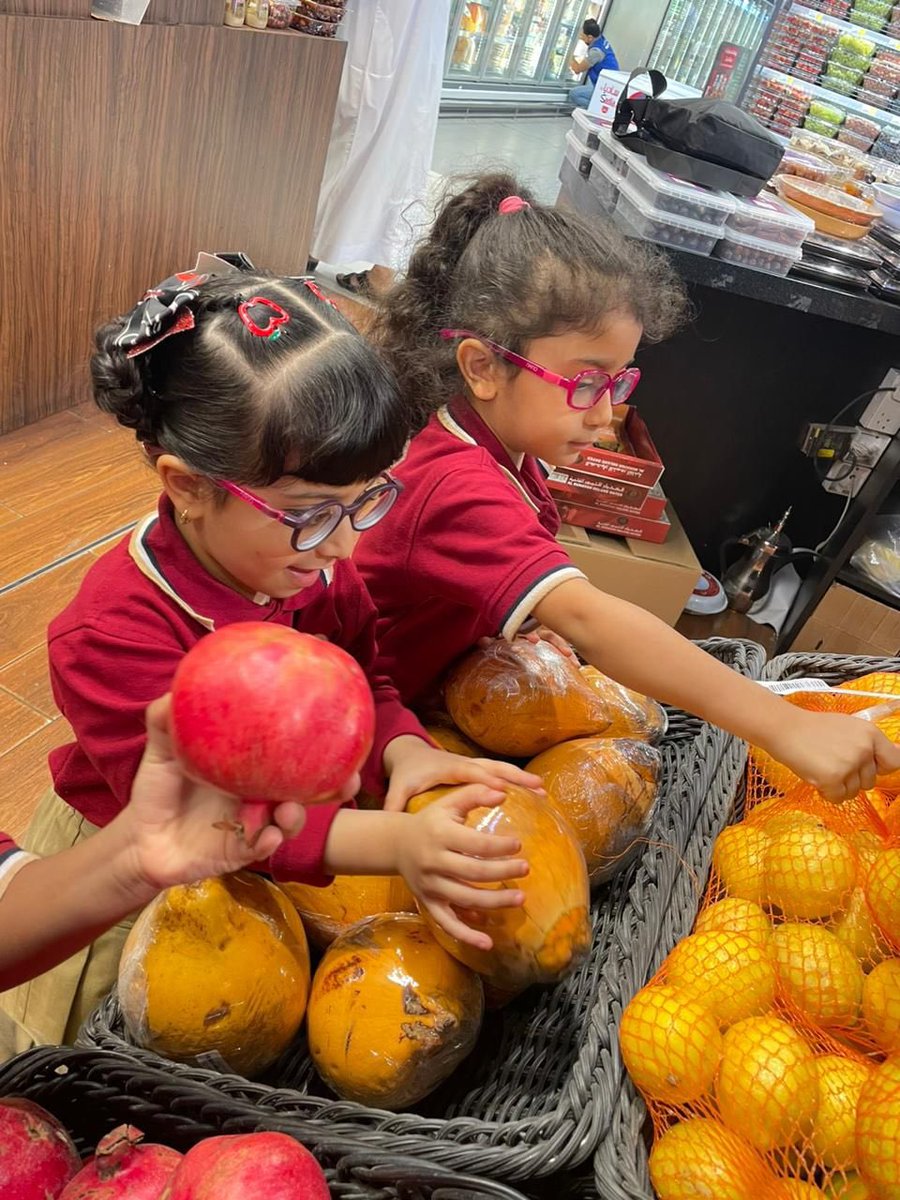 AlAnsarSchool's tweet image. FS2 students thrilled to explore fruits and vegetables by touching, smelling and tasting them at Sharjah Coop Society.
#fruits #vegitables #shopping #britishschool #education #sharjahcoop