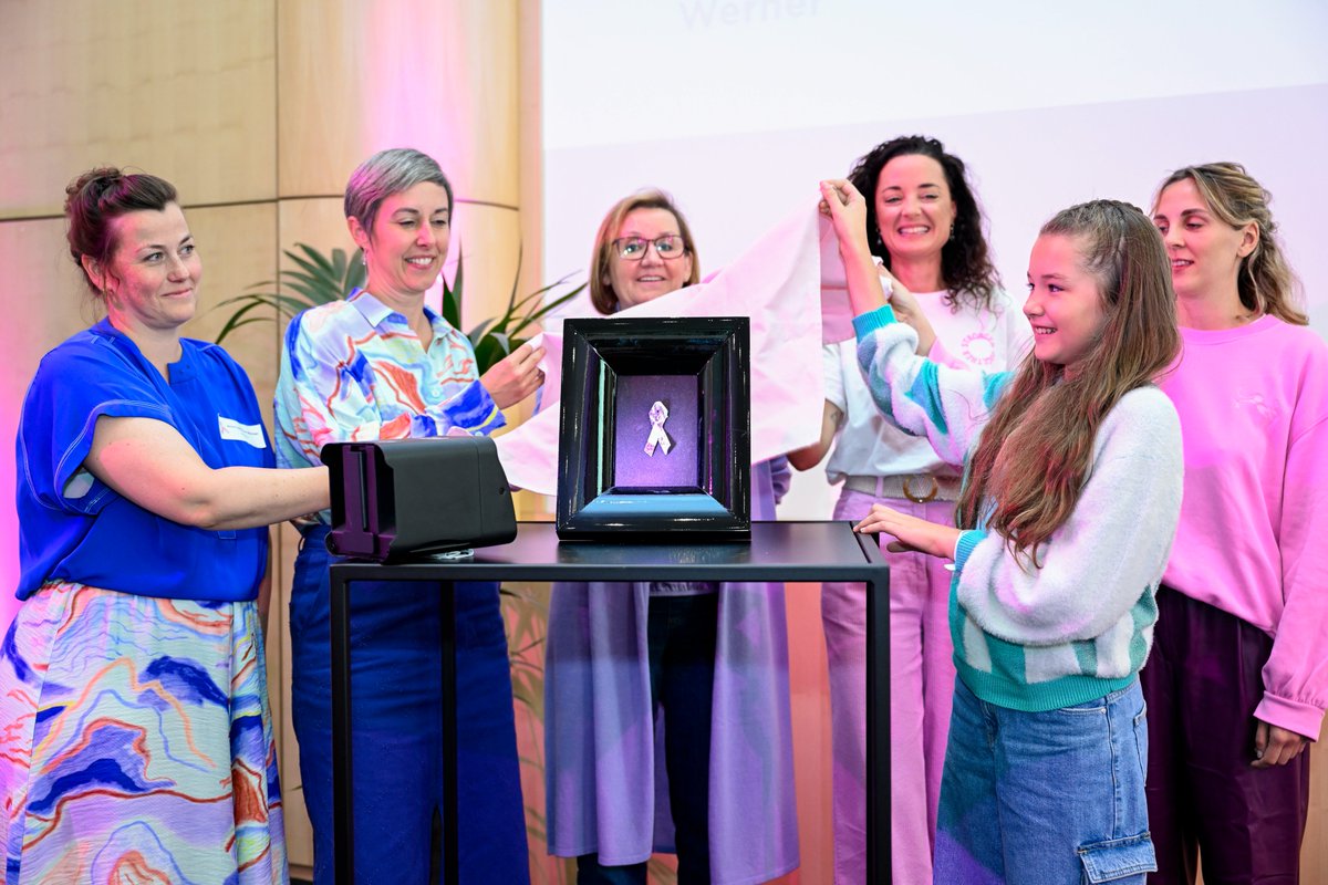 Conférence de presse Pink Ribbon📢

Aujourd'hui nous avons dévoilé le nouveau ruban de Pink Ribbon. Cette année, nous avons été accueillis par notre partenaire la FEB à Bruxelles.

Lisez la communiqué de presse sur : prez.ly/R07c