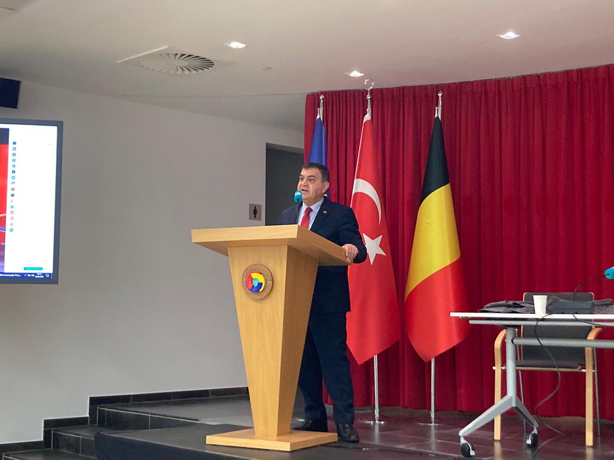 frkkymkc's tweet photo. On 🇪🇺 Day of Languages, pleased to attend the "Int. Symposium on Teaching 🇹🇷Turkish as a Heritage and a Foreign Language" of the @dilagaci2021 @EUErasmusPlus project, w/ the coordination of @ilciogluh from @kastamonuunv, in partnership w/ @turksestudies_ @FeyzaAltinkamis from🇧🇪. https://t.co/jtQwPe94Hx