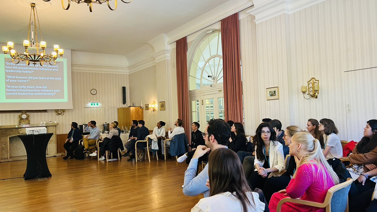 The Leadership Workshop at Young Forum Gastein is underway! 
A powerful image depicting the gap between employee dissatisfaction and content leaders. Let's work together to shape the future of healthcare, considering leadership at the top priority! 
#LeadershipWorkshop #YFG #EHFG