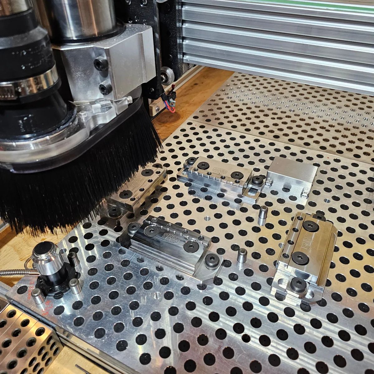 OpenBuilds's tweet photo. "OpenBuilds LEAD paired with saundersmachineworks 1/2" fixture plates. A FTW combination for sure."
Thanks for sharing polivkarichard (IG)
#OpenBuilds #OpenBuildsLEAD https://t.co/veGYNPc34K