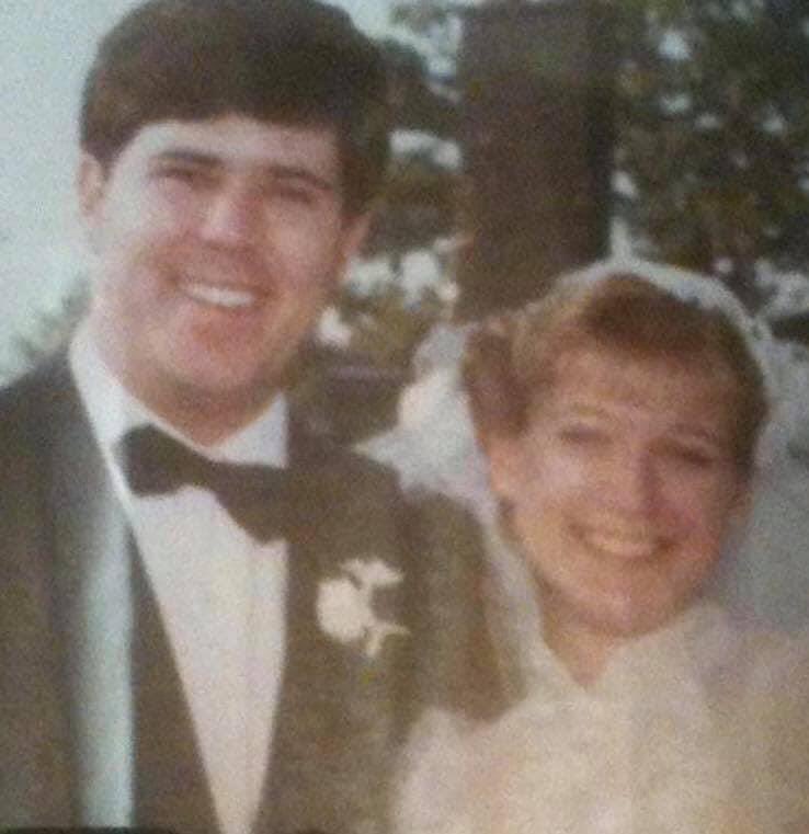 SoxNerd's tweet photo. #OTD 1987: The #WhiteSox scored two in the ninth on an error and a single by #GregWalker to pull out a 3-2 win at Oakland. Oh and the Nerds got married! https://t.co/MuVnE09Nxa