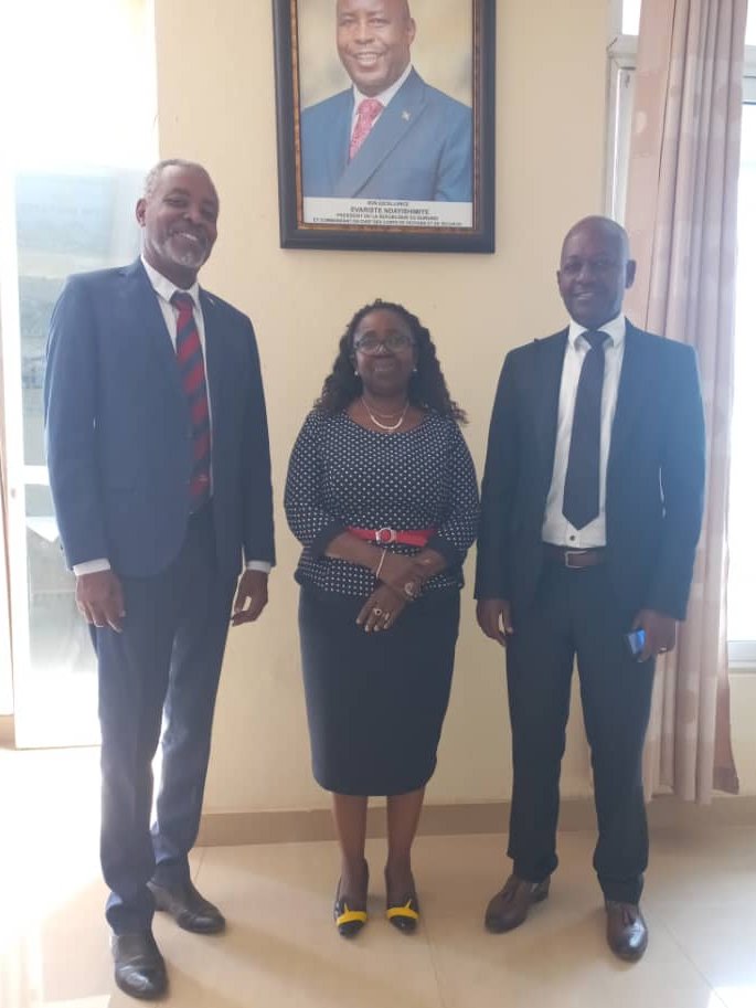 onpgh3's tweet photo. 1. @Burundi:Dans le cadre de la prévention des crimes contre l’Humanité,l’Observatoire National pour la Prévention et l’Eradication du Génocide,des Crimes de Guerre et des autres Crimes contre l’Humanité(ONPGH)s’est entretenu avec les leaders de la @provinceBubanza ce 20/9/2023 https://t.co/HNP5LKsC6i