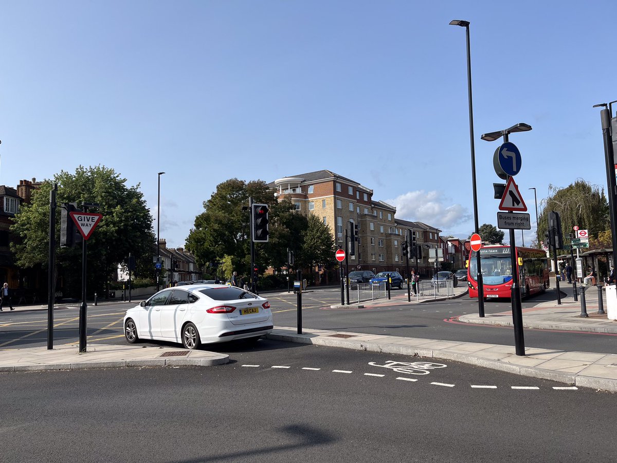 Mijoed's tweet photo. @anneramsey740 Speaking of illegally using cycle lanes…. https://t.co/as0BTzmfNI