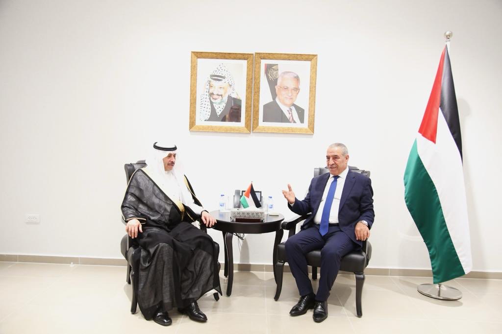 التقيت اليوم سعادة السفير السعودي السيد نايف السديري في رام الله وتباحثنا في آخر التطورات والمستجدات السياسية والعلاقات الثنائية الاخوية .