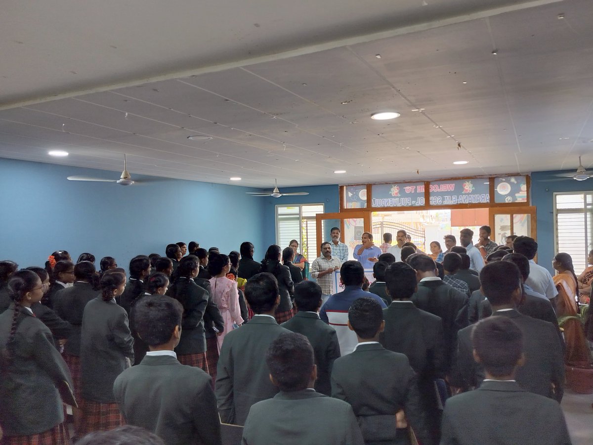 PulivendulaMpl's tweet photo. Honorable Municipal Chairman Varaprasad Sir,Sanitation Inspector Muralidhar informed the children of Narayana School in Pulivendula about separation of wet and dry garbage,and environment cleanliness. #swatchhta hi seva
@SwachhaAndhra
@swachhbharat
@SwachhBharatGov https://t.co/8xV0v4WGD8