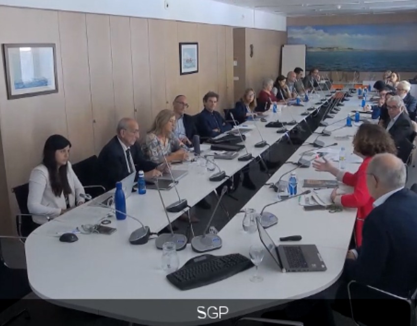 FundacionCETMAR's tweet image. Hoy estamos en #Madrid, en la Secretaría General de Pesca en el @mapagob, participando en la jornada final de proyectos sobre #CrecimientoAzul, donde presentamos los resultados de #Circazul y los avances hacia la circularidad en los residuos del sector pesquero