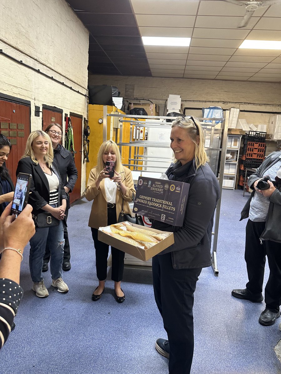 ChristophvonZan's tweet photo. Excellent visit to Grimsby this morning to see world class expertise in fish meal and fish oil production at Pelagia Grimsby and to ⁦@AlfredEnderbyGY⁩ who produce the highest quality Smoked Haddock and Smoked Salmon in the UK. Thanks to Simon Dwyer and ⁦@FutureHumber⁩ https://t.co/XhO0YKHPM2