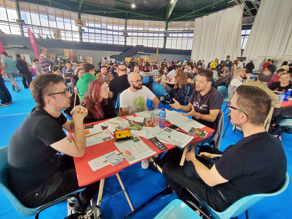 albinusrol's tweet image. Hoy en el blog os dejo la reseña de nuestro paso por las LUDO ERGO SUM 2023 #les2023 #rol #juegoderol, donde disfruté de una partida del Rastro de Cthulhu @Shadowlandsed, dirigida por @JubiladosArkham. Un saludo a tod@s y os deseamos una feliz semana
albinusrol.com/2023/09/cronic…