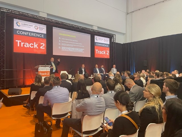 LubricantExpo's tweet photo. The afternoon conference has now begun at @LubricantExpo @thebearingshow. Lots of networking and meetings being held at our networking lounges.
We hope you are staying for our networking reception from 4:30pm!
There is still time to register: https://t.co/neglb4qCla
#LEX23 https://t.co/R8aBwlphrH