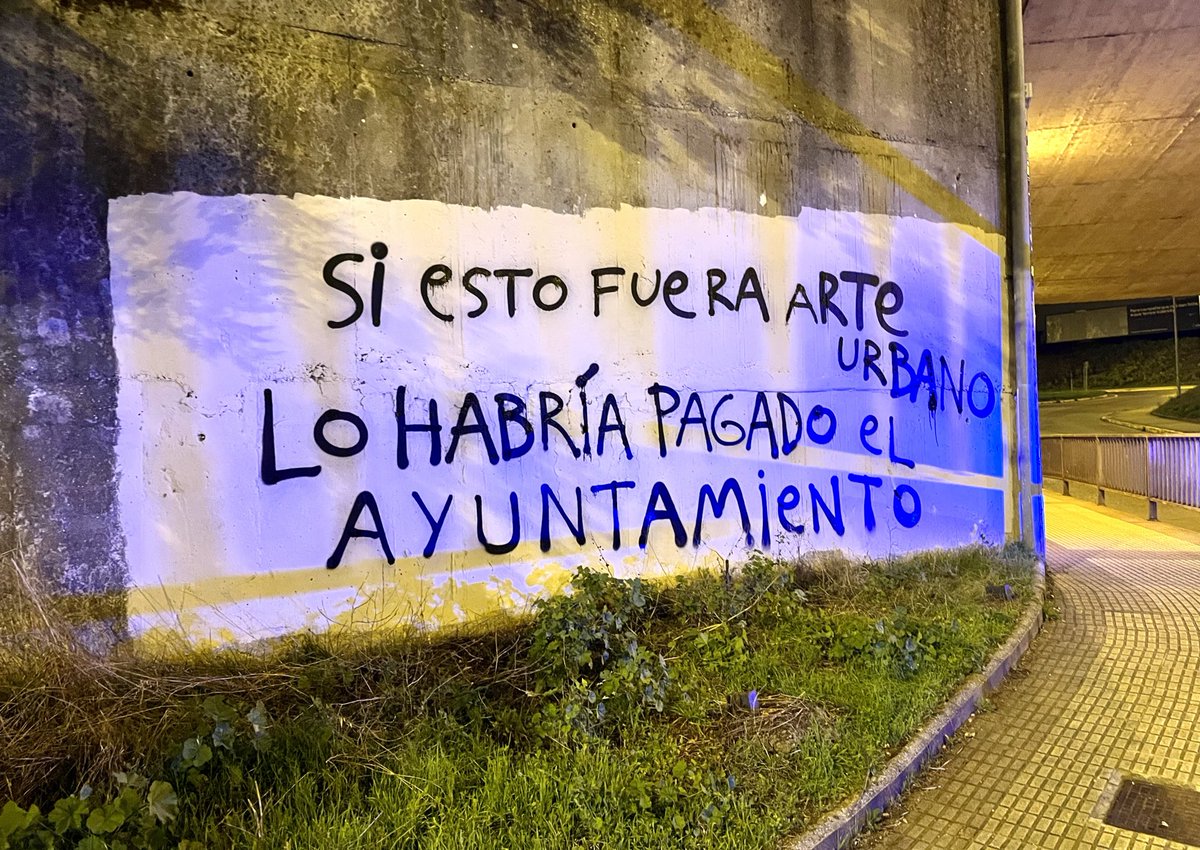 Apreciada alcaldesa de esta nuestra ciudad:

Puedo dar fe de que la Policía Local , en lo tocante al arte urbano, no piensa igual. 

L.