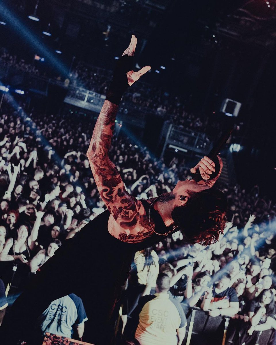 ㅤ       𓈒⛧ֹ ᯫ  Ei galerinha do mal,  postando fotinho diretamente bastidores do RiRp pra agradecer a todos que compareceram nesse evento INCRÍVEL, estávamos muito nervosos mas deu tudo cero tô mega feliz com o show, com o mosh, com vocês cantando com a gente. FOI MÁGICO!!!
ㅤ