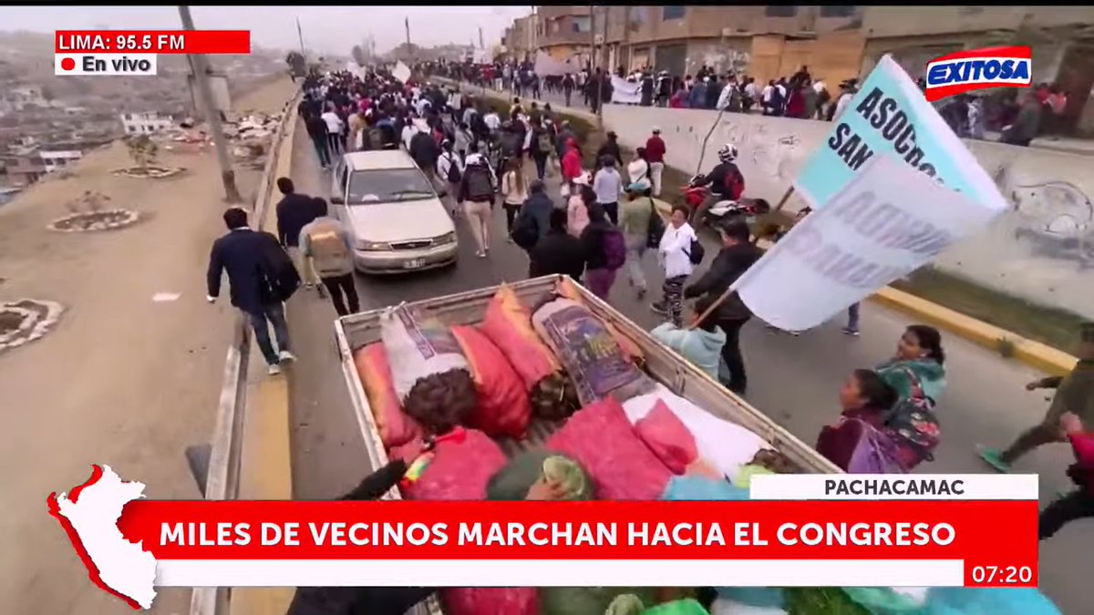 🚨#LOÚLTIMO Pachacamac: miles de vecinos marchan hacia el Congreso

📻 95.5 FM
📡6.1 señal digital abierta
📺 Movistar: 34 SD - 734 HD
🌐 exitosanoticias.pe