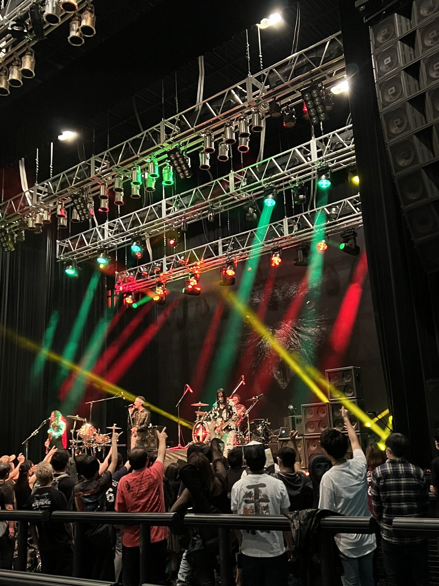 amy_mamakin's tweet image. Extreme Thicker Than Blood Japan Tour Show 6 at Zepp Namba. Thank you for coming Osaka VIP fans! Meet &amp;amp; Greet 写真アップされております。ご確認下さい。
#Extreme  #ExtremeVIP