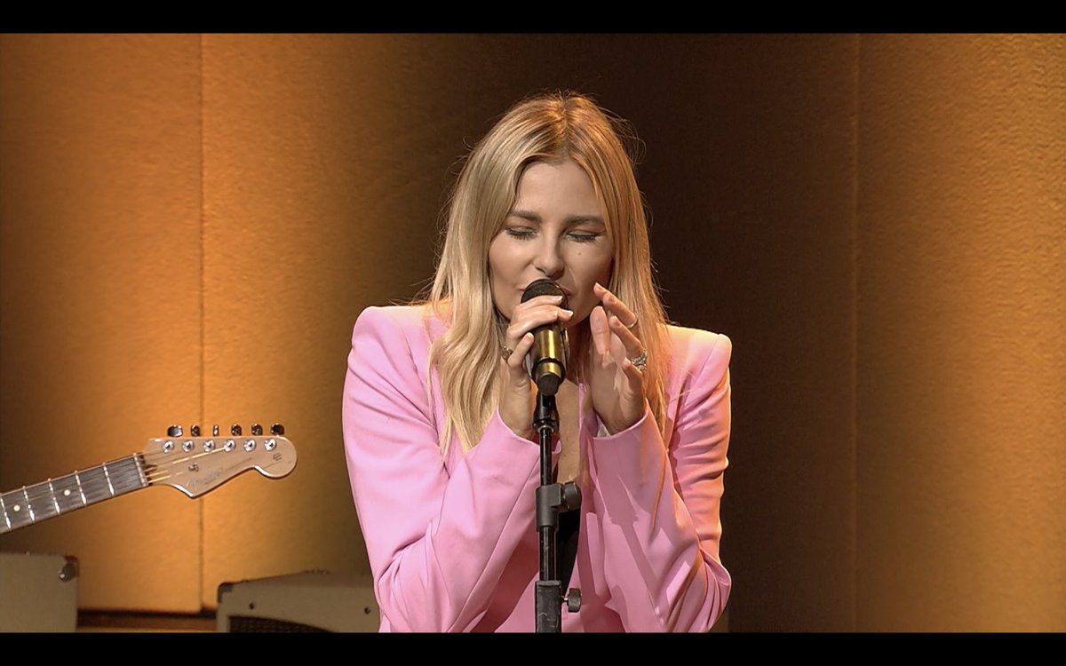 SABC_2's tweet photo. Tomorrow on #NootVirNoot we have a performance from Karlien van Jaarsveld.

#SABC2ItsHomeTime https://t.co/P70jPEd4Qp