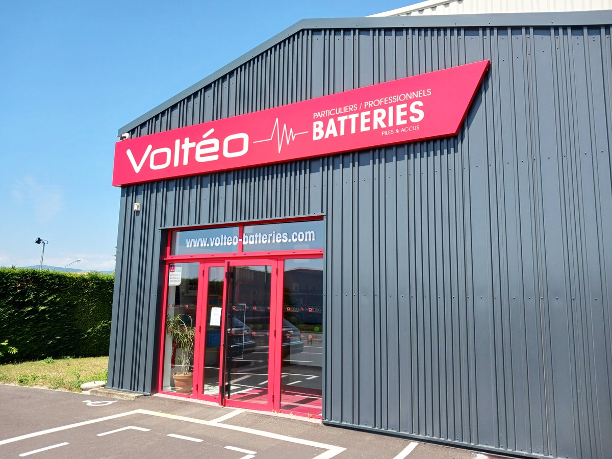 FleuryEnseignes's tweet image. Pour vous faciliter l’accès à leur magasin, Voltéo spécialiste des batteries à Cournon d'Auvergne, nous a confié la fabrication et la pose d’un nouveau totem.

#fleuryenseignes #totem #vinyle #accueil