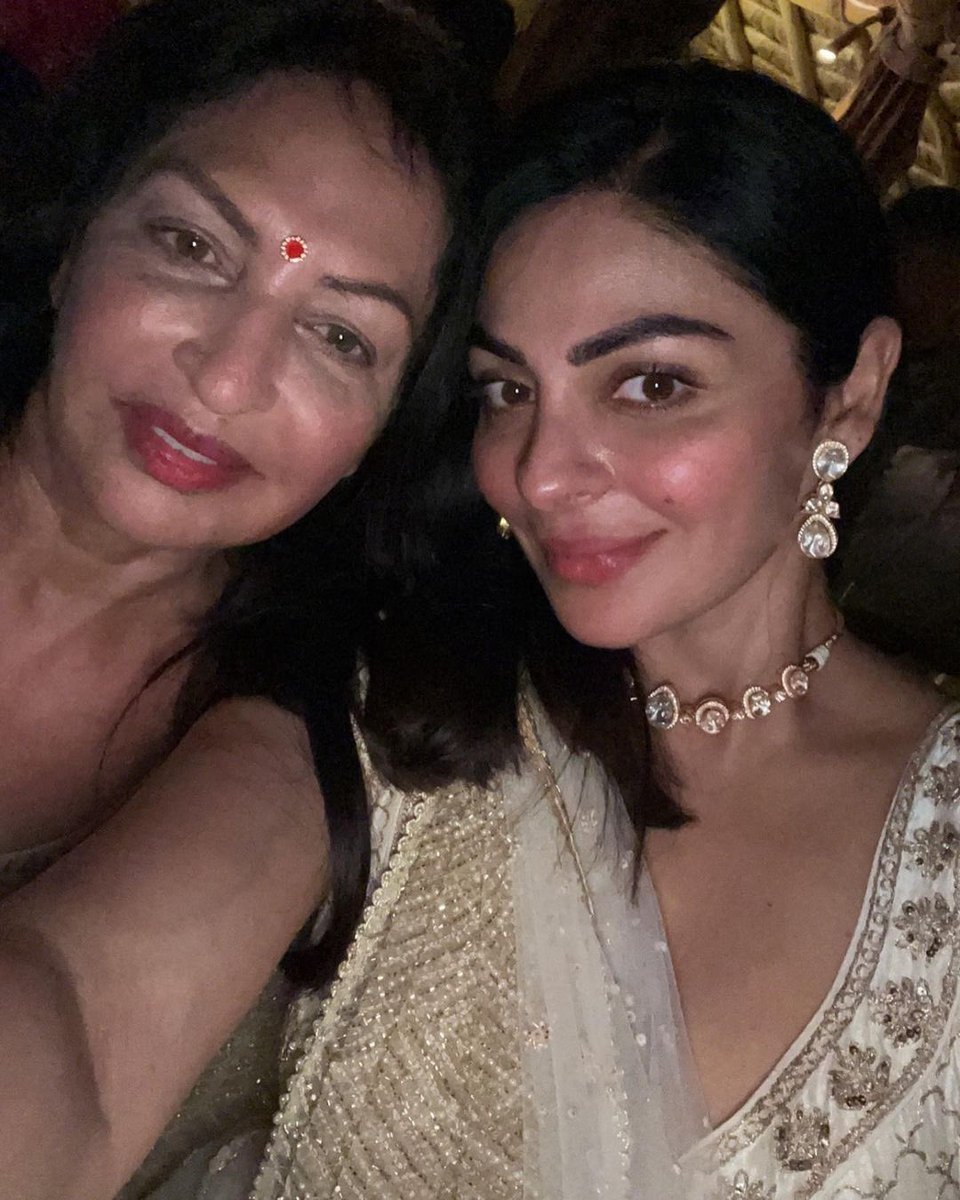 Like mother like daughter 🤍 #NeeruBajwa wishes mommy dearest a happy birthday with these beautiful pictures!