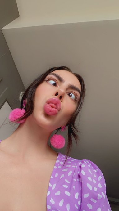 who missed me? 🌸🤗 https://t.co/3kfS4VhXTh<a href="/tag/mvsales"class="tags"><span>#mvsales</span></a>