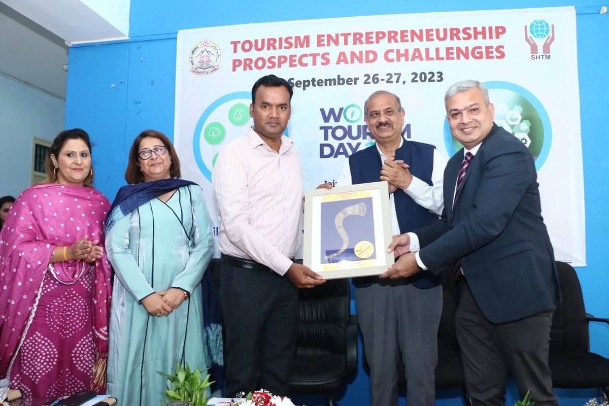 UniversityJammu's tweet photo. School of Hospitality &amp; Tourism Management in collaboration with Skill Incubation Innovation Entrepreneurship Development Centre,JU organized an insightful event focussing on "Tourism Entrepreneurship: Prospects &amp; Challenges” on the eve of World Tourism Day. 
@OfficeOfLGJandK https://t.co/64Qf5m5FSE