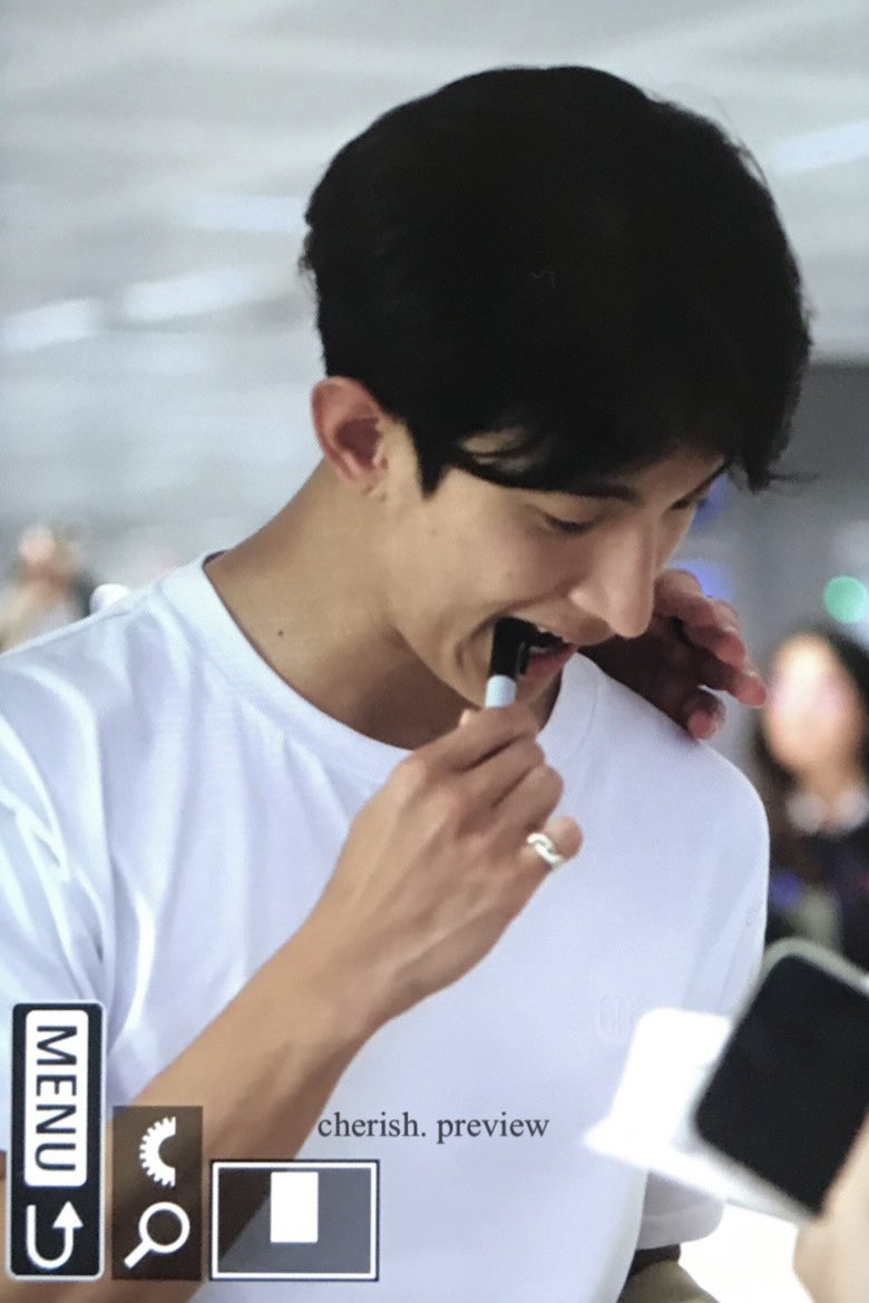 aentheas's tweet photo. EH GILA APA YA https://t.co/qxAWlSgZwP