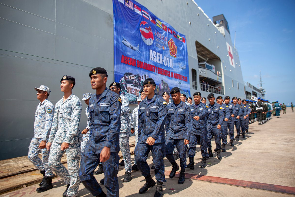 DPaulCraig's tweet image. ASEAN’s First Joint Military Exercise via @LowyInstitute by Abdul Rahman Yaacob #ASEAN #ASEX #ASEC2023 #ASEANsolidarity #IndoPacific #Indonesia realcleardefense.com/articles/2023/…