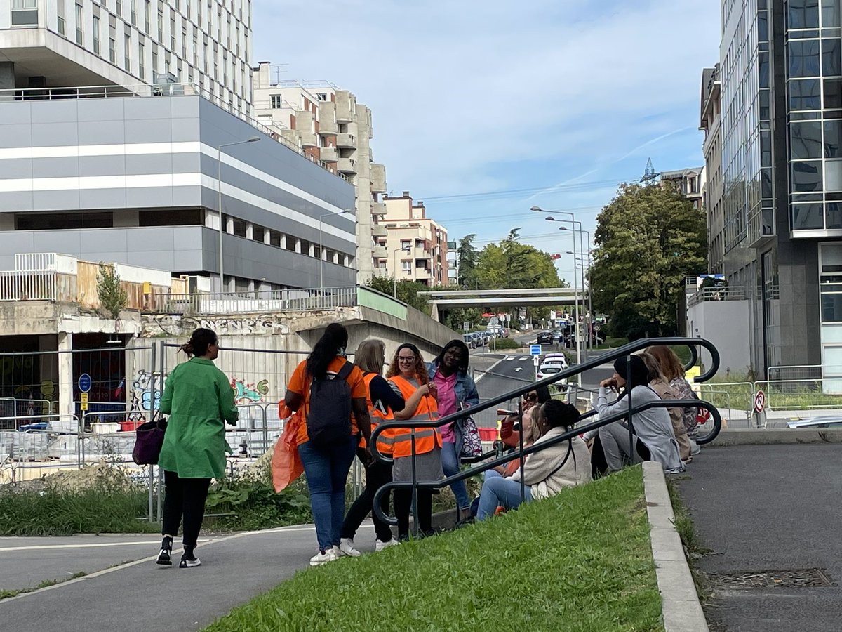 CFDT_IDF's tweet photo. En @iledefrance, de nombreuses actions sur tout le territoire, de Cergy à Bobigny, en passant par Montreuil, Paris…#réponsesàemporter
Ici Cergy, devant la CAF et l’URSSAF, une action de @Cfdt92 et le #SFASS https://t.co/SkjLcZq3Z9
