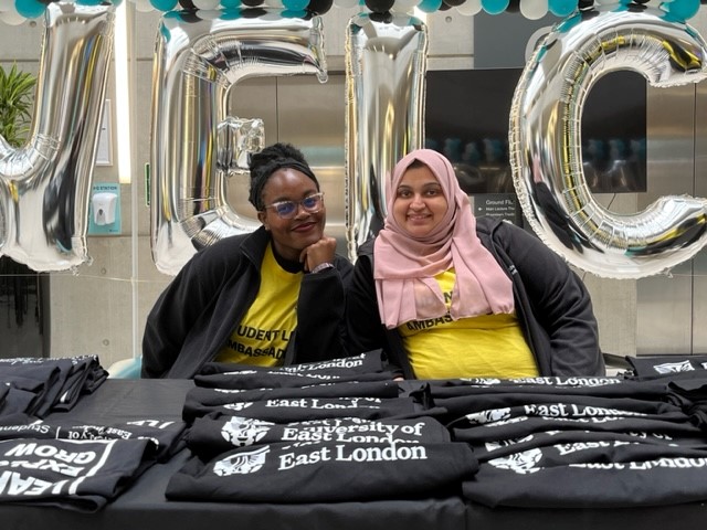 UEL_PEP's tweet photo. Pleased to see so many of our PEP students on campus today, getting a warm welcome before starting their degree @UEL_News  If you are a mature student without traditional qualifications you could join them by enrolling on our pre-entry programme.  https://t.co/LmxlaOcman https://t.co/pHSOp13ArA