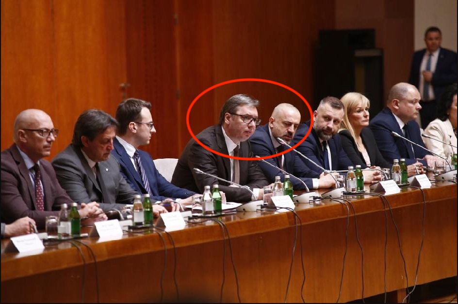 Kreshnik_A's tweet photo. These images confirm the direct participation of the deputy head of the Serbian List Party (LS), Milan Radojcic, in the terrorist attack against the Kosovo Police.

It is well known that LS and its leaders are under full control of Vucic and act as he instructs. https://t.co/vvYR4cKgd5