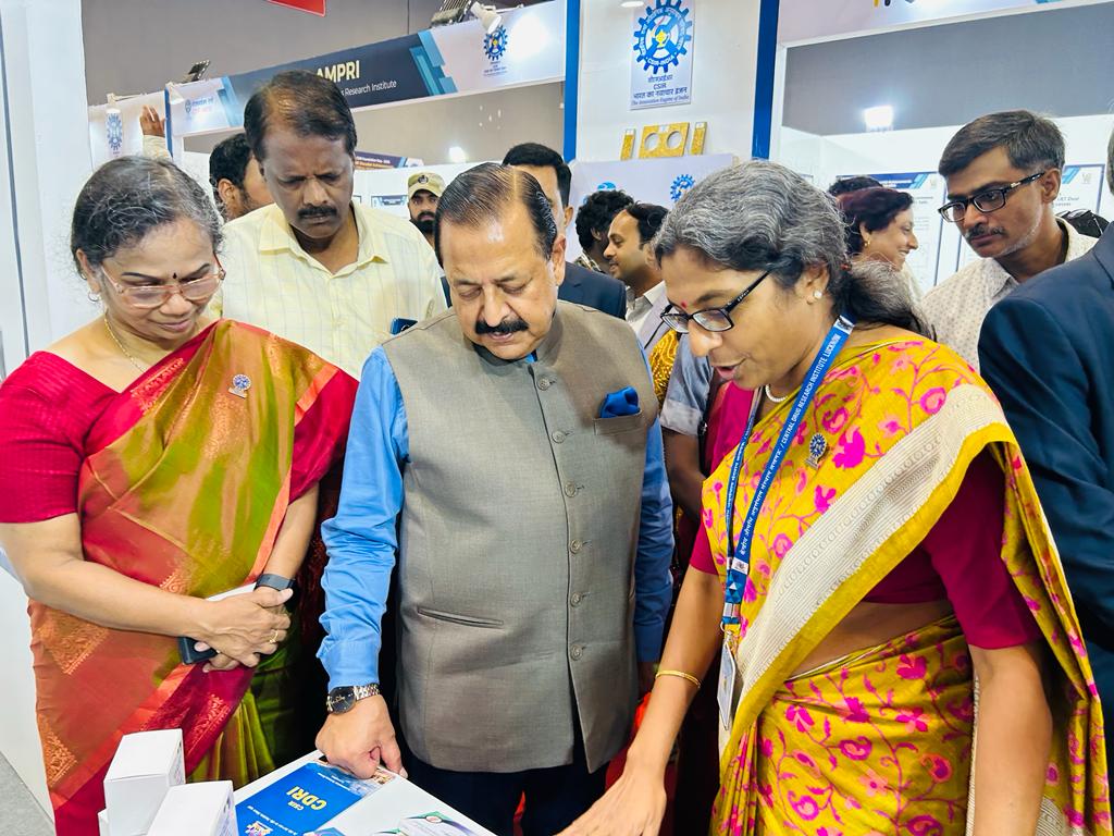 CSIR_CDRI's tweet photo. Distinguished guests @CSIR_CDRI stall at #CSIRDecadalAchievementsExhibition on 26 September 2023 at #BharatMandapam
@CSIR_IND @IndiaDST @DrJitendraSingh @DrNKalaiselvi @PMOIndia @PIB_India @DDNewsHindi @VigyanPrasar https://t.co/59uwkzBoHO