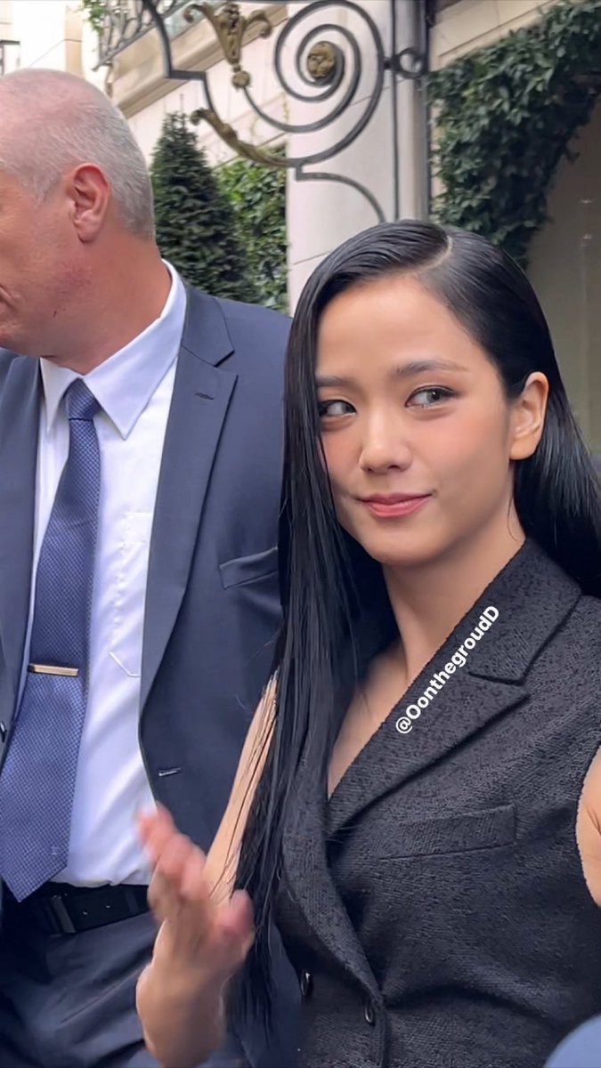 กรี๊ดดดดดดดดดดดดด สมมง CEO สาวท่านหนึ่งมากค่ะ

DIOR SHOW WITH JISOO 
#JISOOatDiorSS24 #DiorSS24 @dior