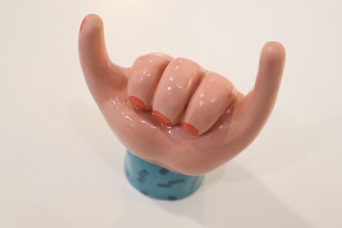 tmizuno519's tweet photo. RING HOLDER
"GET POWER"
会場では、陶器作品シリーズ『STRANGE CERAMICS』を展示・販売しています。全て1点ものになります。手作業でお作りしていますので色ムラやにじみ等もございます。その風合いもお楽しみください!
オザキエミ 個展
「BY MY SIDE」
10月26日(木)まで
#7gallery https://t.co/vq5BtIIbpW