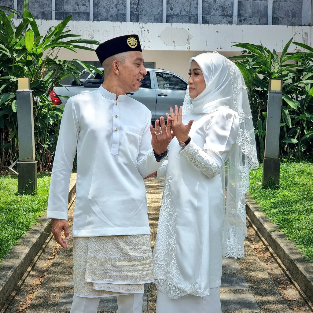 tunParagas's tweet photo. 🚨 EXCLUSIVE 🚨

🔴 Done Deal✅️

🔴 Alhamdulillah🤲 Permenant deal till jannah with Land of Hornbills❤️🫶🫰🙌 Terima kasih family, sahabat handal dan semua yang terlibat😁

#ijab&amp;qabul #Part-II https://t.co/ziRZKWC4qy