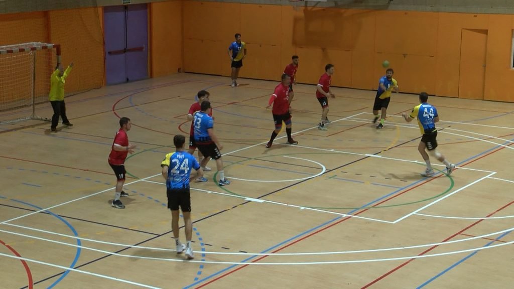 CanalTerrassa's tweet image. 🤾| Cara i creu per a l'@HTerrassa en l'estrena a Can Jofresa

▶️Cròniques a terrassadigital.cat/cara-i-creu-pe… #Terrassa #handbol #esportstrs